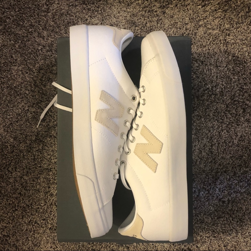 New Balance 210 Size 12 White with original tags